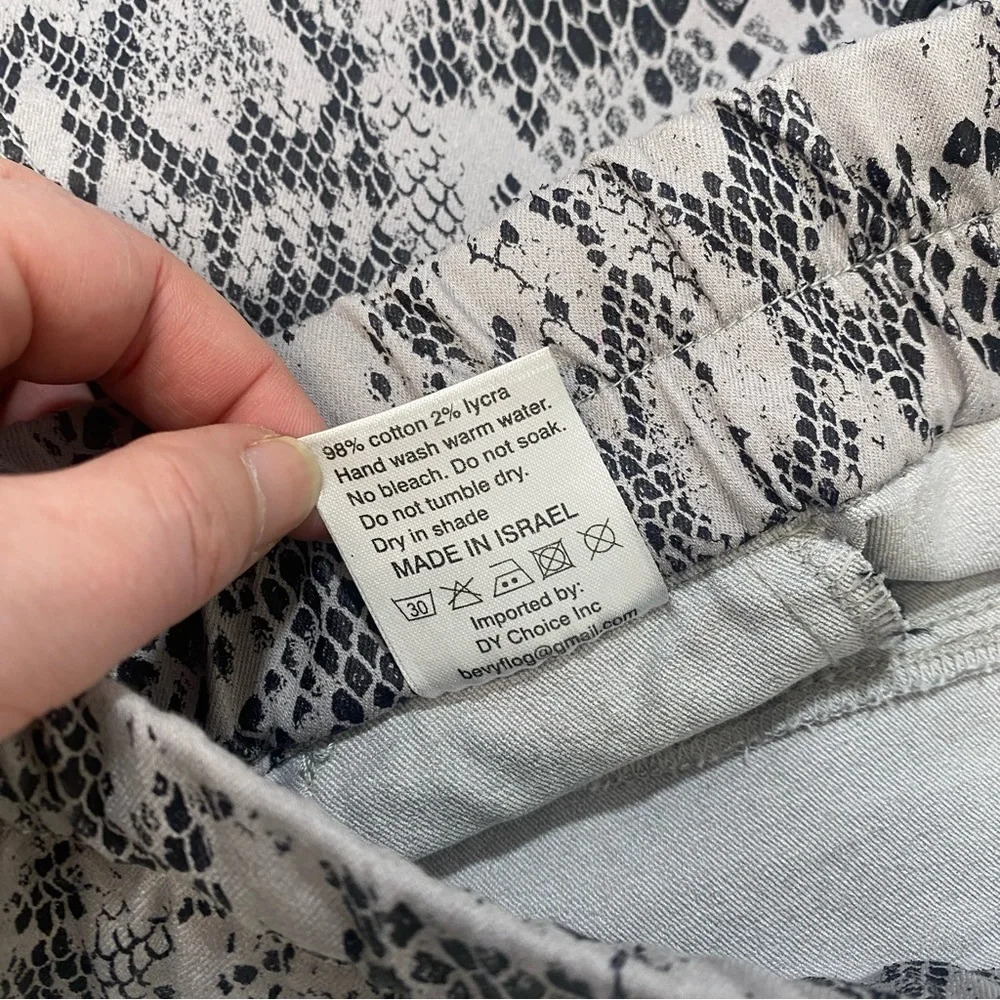 Bevy Flog Shely 30 Pants Gray Python Snakeskin Pr… - image 7